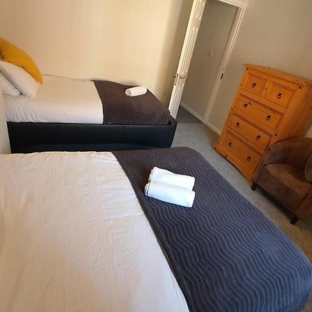 Contractors, City Centre, Parking, 3 Double Rooms, Netflix, Cosy! Κόβεντρι Εξωτερικό φωτογραφία