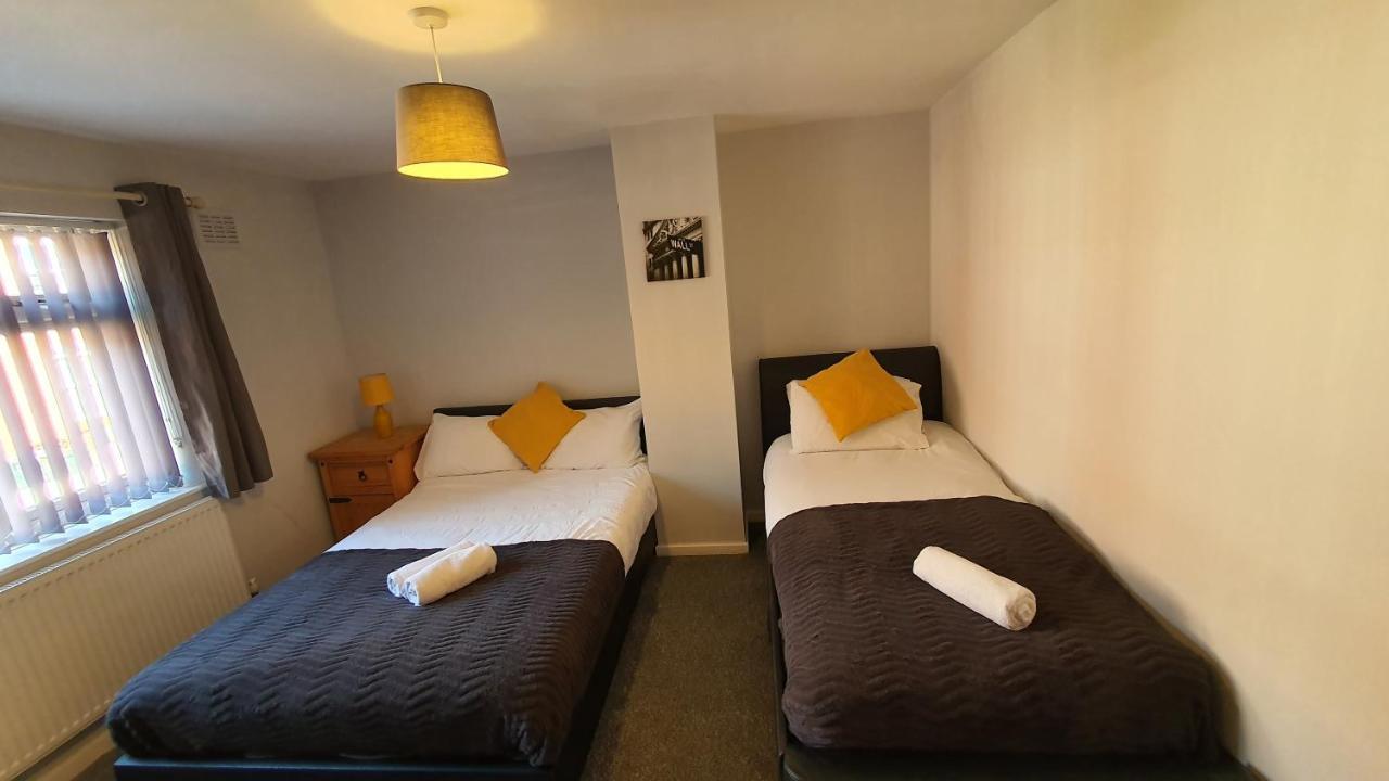 Contractors, City Centre, Parking, 3 Double Rooms, Netflix, Cosy! Κόβεντρι Εξωτερικό φωτογραφία