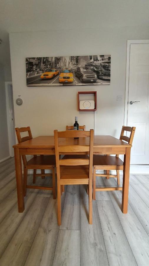 Contractors, City Centre, Parking, 3 Double Rooms, Netflix, Cosy! Κόβεντρι Εξωτερικό φωτογραφία