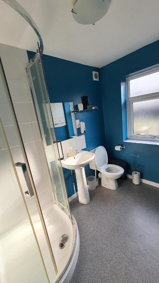 Contractors, City Centre, Parking, 3 Double Rooms, Netflix, Cosy! Κόβεντρι Εξωτερικό φωτογραφία